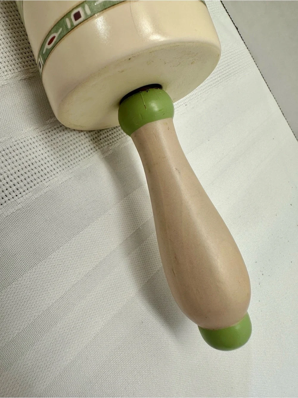 Pfaltzgraff Naturewood rolling pin with wall shelf